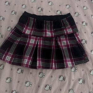 pink and black skirt